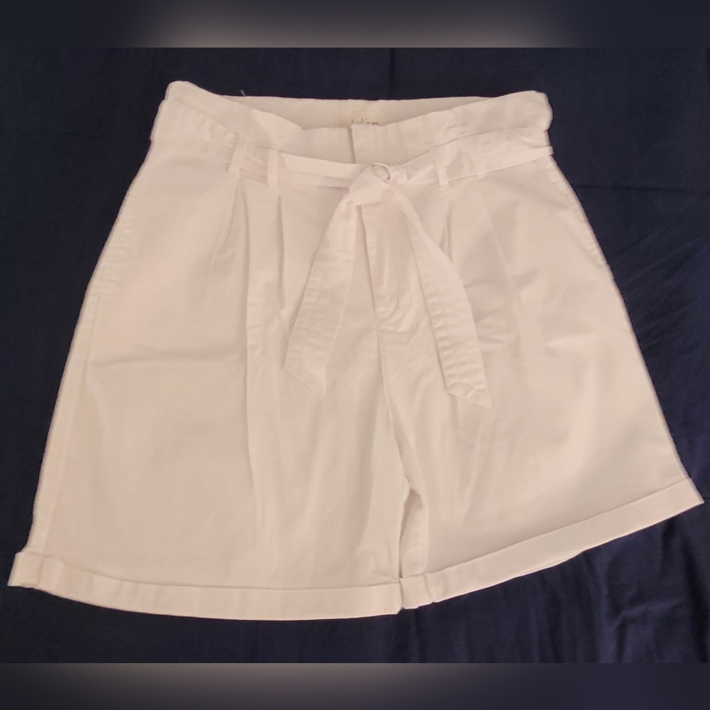 Land ‘n Sea Shorts, White. Size 10